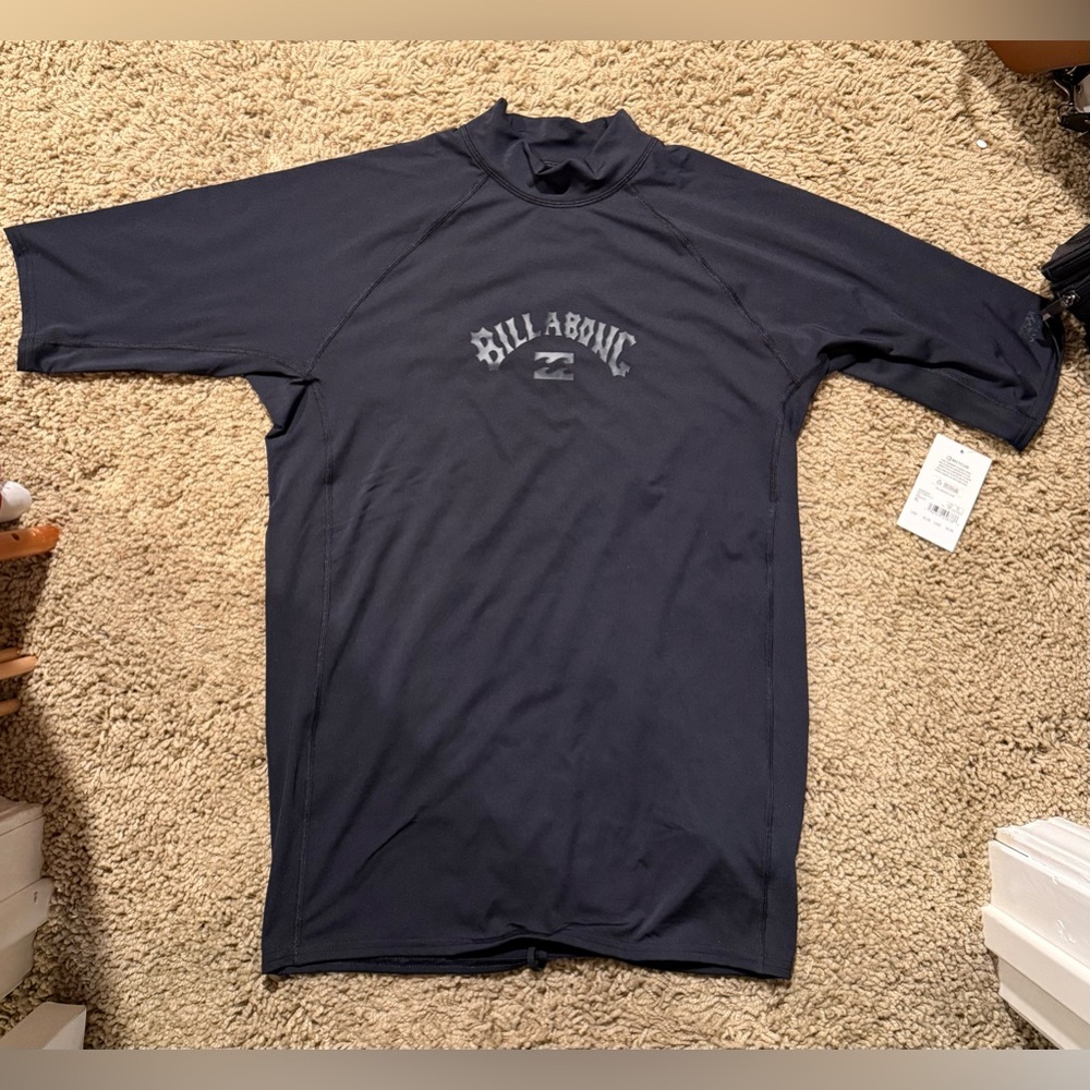 Billabong Arch Wave recycler rashguard. SPF 50+- black. New with tags.